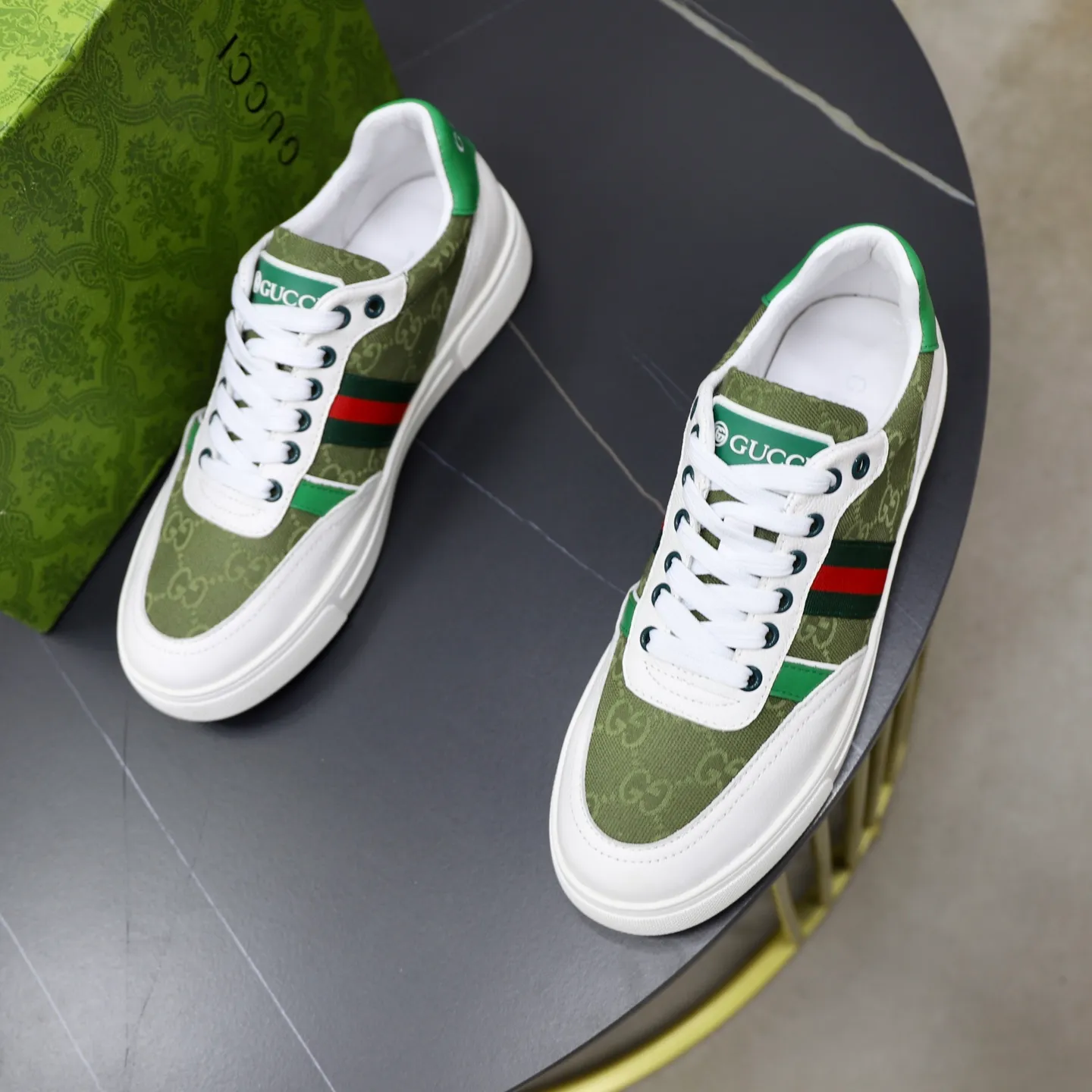 Ex-factory price: 420💰🙅‍♂️🙅‍♂️🙅‍♂️ Brand: GUCCI Standard code: 38-44 (45 customized) Grade: Same as the official website Material: Original leather splicing Comfortable and breathable sheepskin lining Original wear-resistant outsole Style category: Men's fashionable casual shoes Running sneakers Distinguished luxury brand elements Top luxury Color: actual picture color